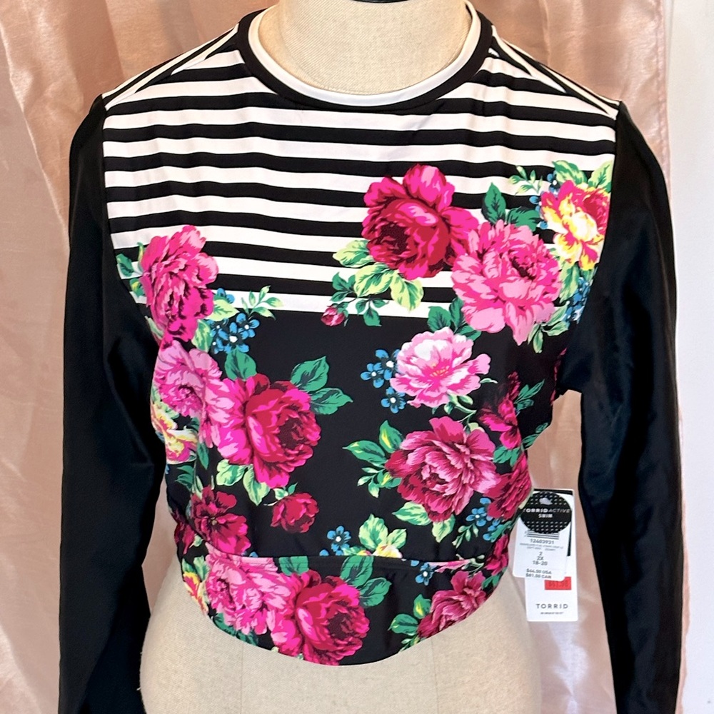 NWT Torrid Long Sleeve Swim Top Floral Sz 2